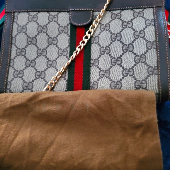 **SOLD on Mercari* Platform Authentic Gucci w/Dustbag - Picture 4 of 11